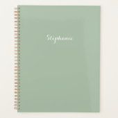 Sagegroene Naam Moderne Elegante Monogram Boho Planner (Voorkant)