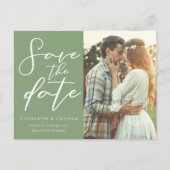 Sagegroene Script Koppel Foto Save the Date Aankondigingskaart (Voorkant)