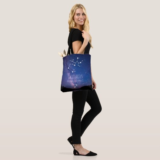 Saggitarius | Gepersonaliseerde zodiac-constellati Tote Bag (Op model)