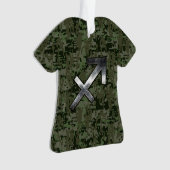 Sagittarius Zodiac Sign on Woodland Digital Camo Ornament (voorkant)