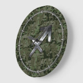 Sagittarius Zodiac Symbol on Green Digital Camo Grote Klok (Hoek)