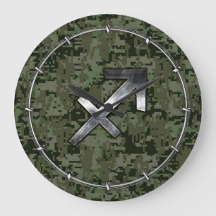Sagittarius Zodiac Symbol on Green Digital Camo Grote Klok