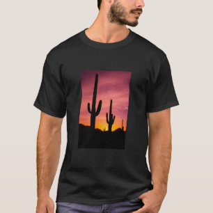 Saguaro cactus bij zonsopgang, Arizona T-shirt