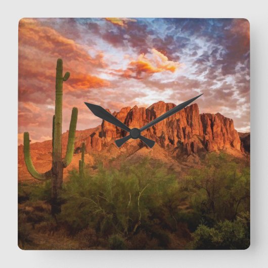 Saguaro Cactus Superstition Mountain Sunset Art Vierkante Klok (Voorkant)