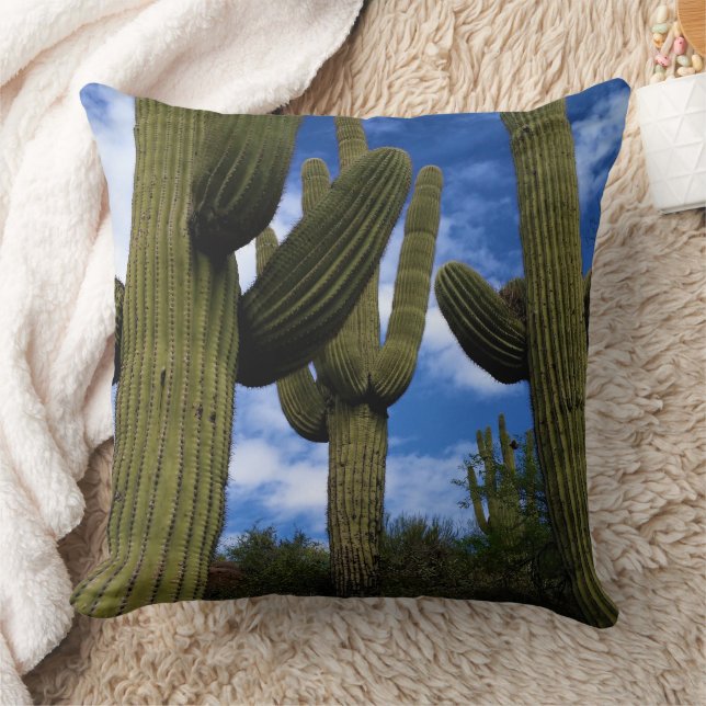 Saguaro Cactus Trio / Blue Sky & Clouds / Arizona Kussen (Deken)