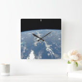 Saharaans stof waait westwaarts de Atlantische Oce Vierkante Klok (Huis)