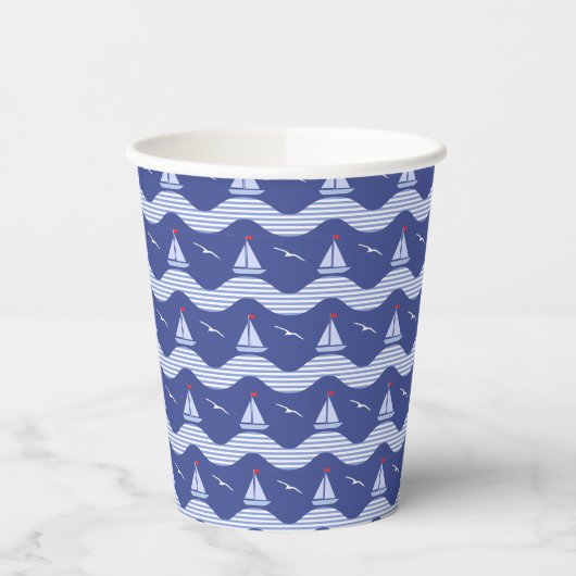 Sailboats On A Striped Sea Pattern Papieren Bekers (Links)