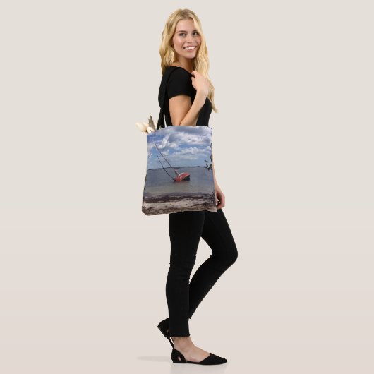 Sailboot Aground Tote Bag (Op model)