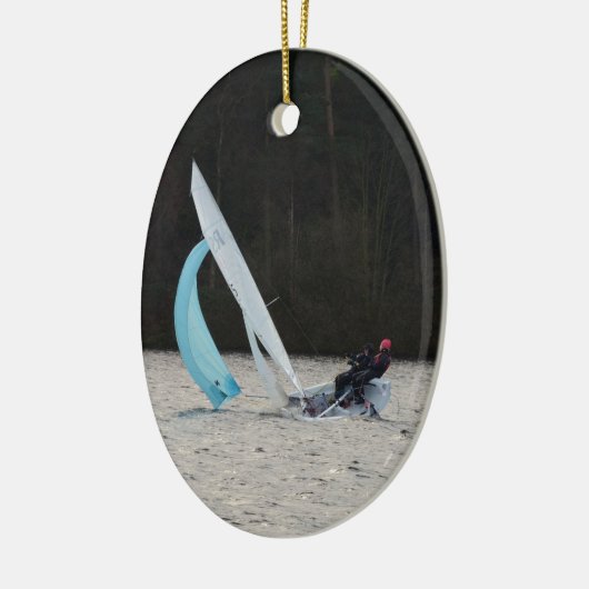 Sailing Dinghy op snelheid Keramisch Ornament (Links)