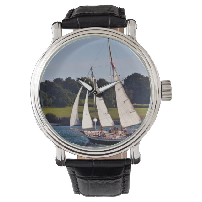 Sailing in Newport, Rhode Island, VS Horloge (Voorkant)