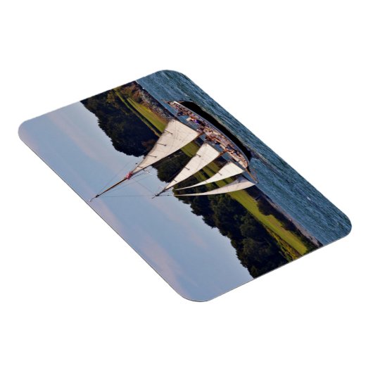 Sailing in Newport, Rhode Island, VS Magneet (Rechterzijde)