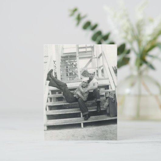 Sailor Embrace Briefkaart (Staand voorkant)