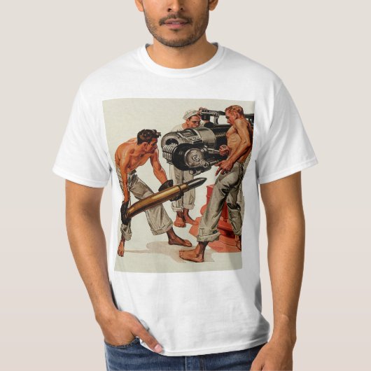 Sailor Hunks die het grote Pistool laden T-shirt (Voorkant)