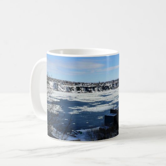 Saint Lawrence River in Winter, Quebec, Canada Koffiemok (Voorkant links)