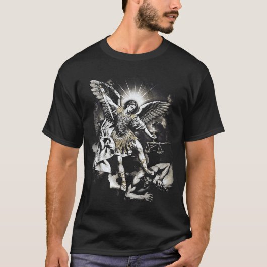 Saint Michael Defeating Satan Archangel Warrior  T-shirt (Voorkant)