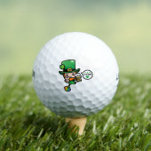 Saint Patrick-Day stripfiguur Leprechaun Golfballen (Insitu Shirt)