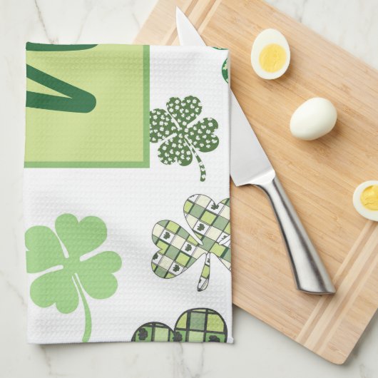 Saint Patrick's Day Lucky Clovers Theedoek (Quarter Fold)