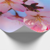 Sakura Flowers op een verticale tak Cadeaupapier (Hoek)