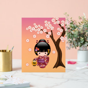 Sakura Kokeshi Doll - Geisha Girl op Geel Acryl Bord