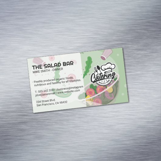 Salade wordt gegooid en gekruid | catering magnetisch visitekaartje (Voorbeeld)