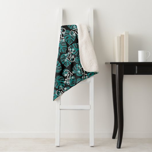 Salamander en Green Leaf Pattern Sherpa Deken (In situ)