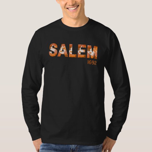Salem 1692 Sinaasappel Halloween Camo Massachusett T-shirt (Voorkant)