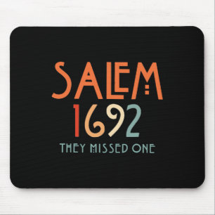 Salem 1692 Ze misten een - Salem Witch 1692 Hall Muismat