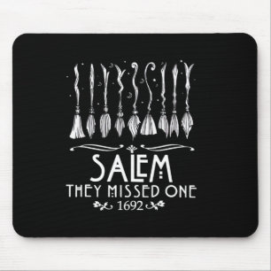 Salem 1692 Ze misten er een voor Halloween Muismat