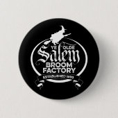 Salem Witch Broom Factory – Grappige  gotiek Ronde Button 5,7 Cm (Voorkant)