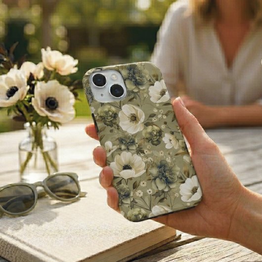 Salie groen en crème bloem iPhone 15 case