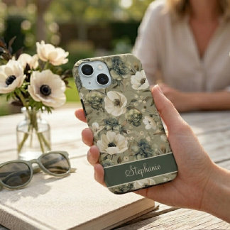Salie groen en crème gebloemde gepersonaliseerde iPhone 15 case