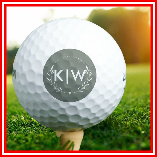 Salie Groen en Wit | Modern Initialen Monogram Golfballen