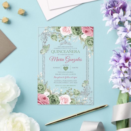 Salie Groen Quinceañera Roze Zilveren Kroonvlinder Acryl Uitnodigingen (Insitu (Huwelijk))