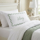 Salie Groene en Witte Golvende Scallop Frame Monog Kussensloop