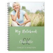 Salie groene foto monogram naam notitieboek (Voorkant)