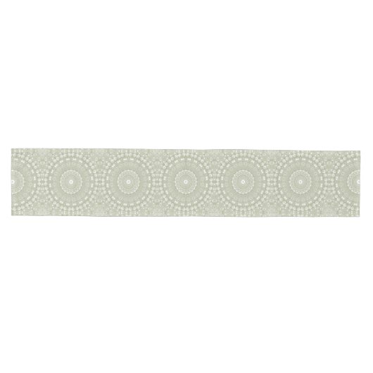 Salie Groene Mandala Patroon Medium Tafelloper (Horizontaal)