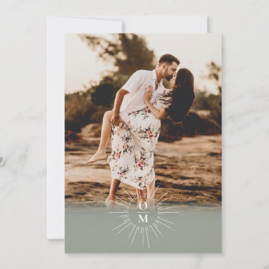 Salie Groene Mid Century 70s Monogram Foto Huwelij Kaart (Achterkant)