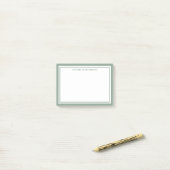 Salie Groene Minimalistische Monogram Post-it® Notes (Op bureau)