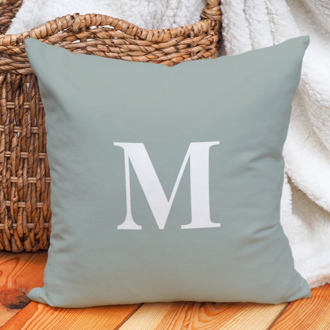 Salie Groene Moderne Boerderij Monogram Kussen (Sage green modern farmhouse large monogram decorator pillow)