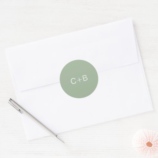 Salie Groene Monogram Moderne Trouwdag Ronde Sticker (Envelop)