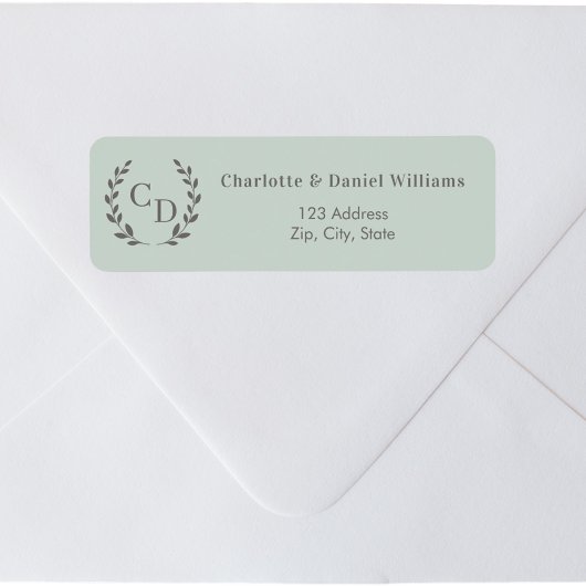 Saliegroene monogram krans retouradres etiket