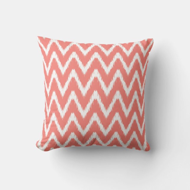 Salmon Asian Moods Ikat Chevrons Kussen (Voorkant)