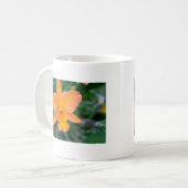 Salmon Orchid Koffiemok (Voorkant links)