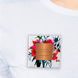 Salonmedewerker koperen metalen waterverf boeket vierkante button 5,1 cm<br><div class="desc">Luxe stijlvolle en glamoureuze professionele pinknop met een waterverf rode, roze en blush pioenen boho boeket met marineblauwe en paarse veren voor make-up artiest | kapper | mode stylist | Schoonheidssalon | boetiek | Verkoopadviseur | Interieurontwerp Studio medewerker met een glanzend beige tan koper metallic look geometrisch vierkant label. Perfecte...</div>