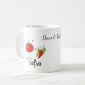 Salsa Dancing Tomaat en Chillies Food Pun Graphic Koffiemok (Voorkant links)