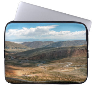 Salta serpentine Road en zout flats op afstand Laptop Sleeve