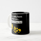 Salty Snacks Tweekleurige Koffiemok (Voorkant links)