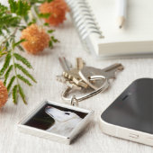 Saluki kijkt omhoog sleutelhanger (Zijkant)