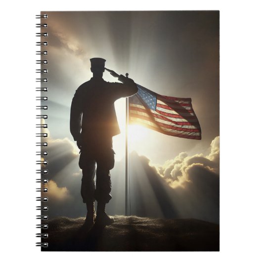 Saluting Amerikaanse soldaat Notitieboek (Voorkant)