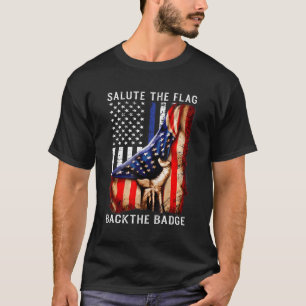 Saluut de vlag terug de badge vlag politiehand t-shirt